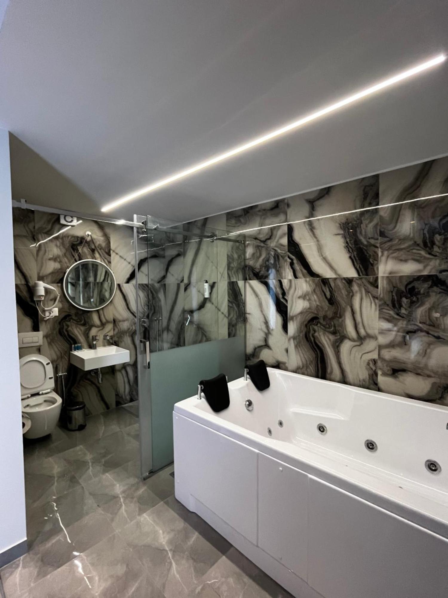 Leodori 3 Suites Shëngjin Exteriér fotografie